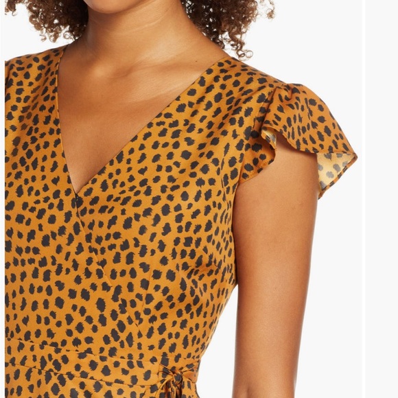 BB Dakota Wrap Leopard Print Vneck Dress. Short Sleeves. Perfect condition. Sz M - Picture 3 of 8